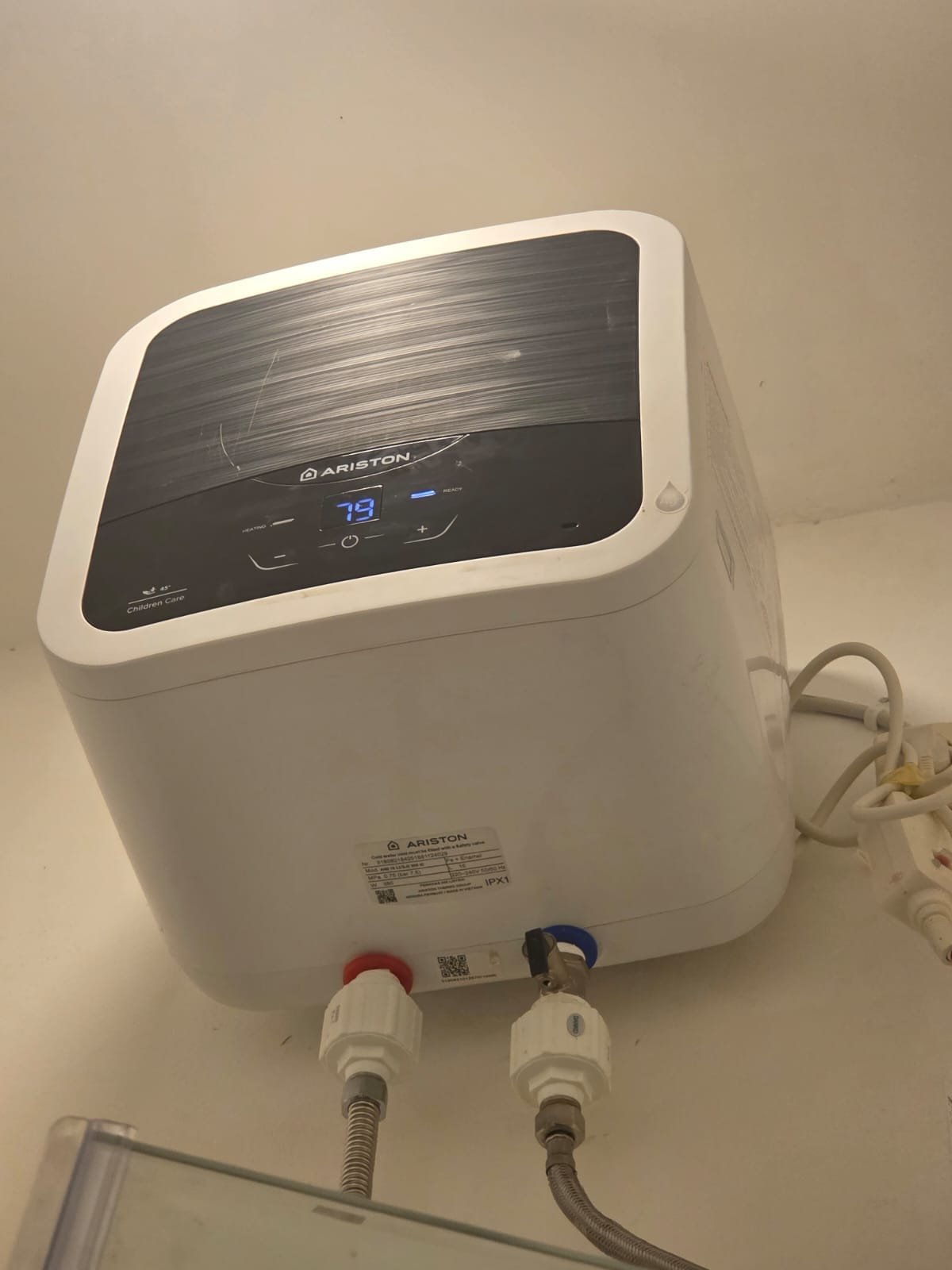 Teknisi Globallserviceariston saat bertugas